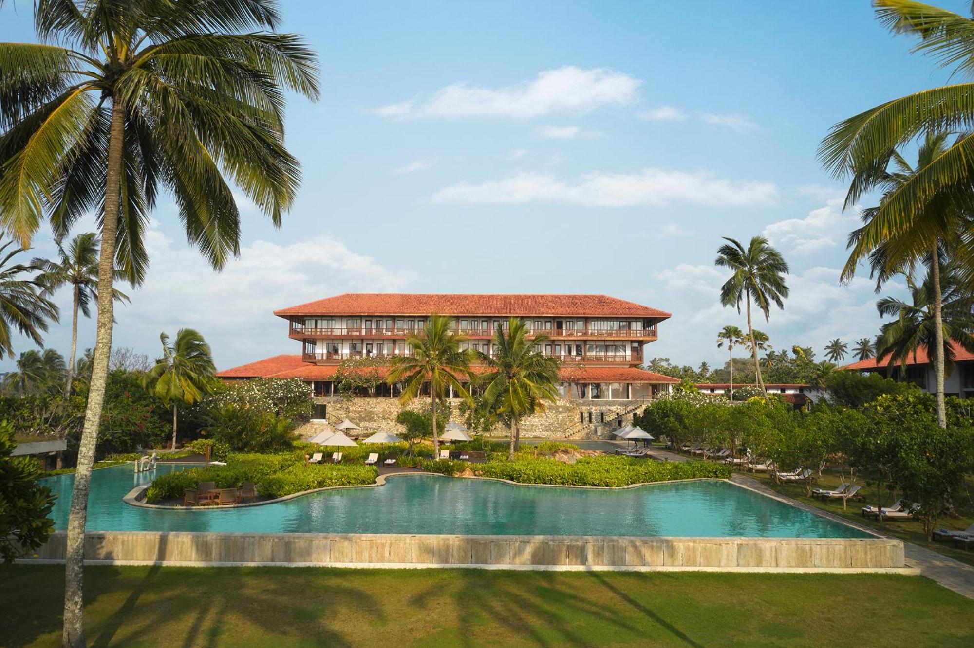 Cinnamon Bentota Beach Exterior photo